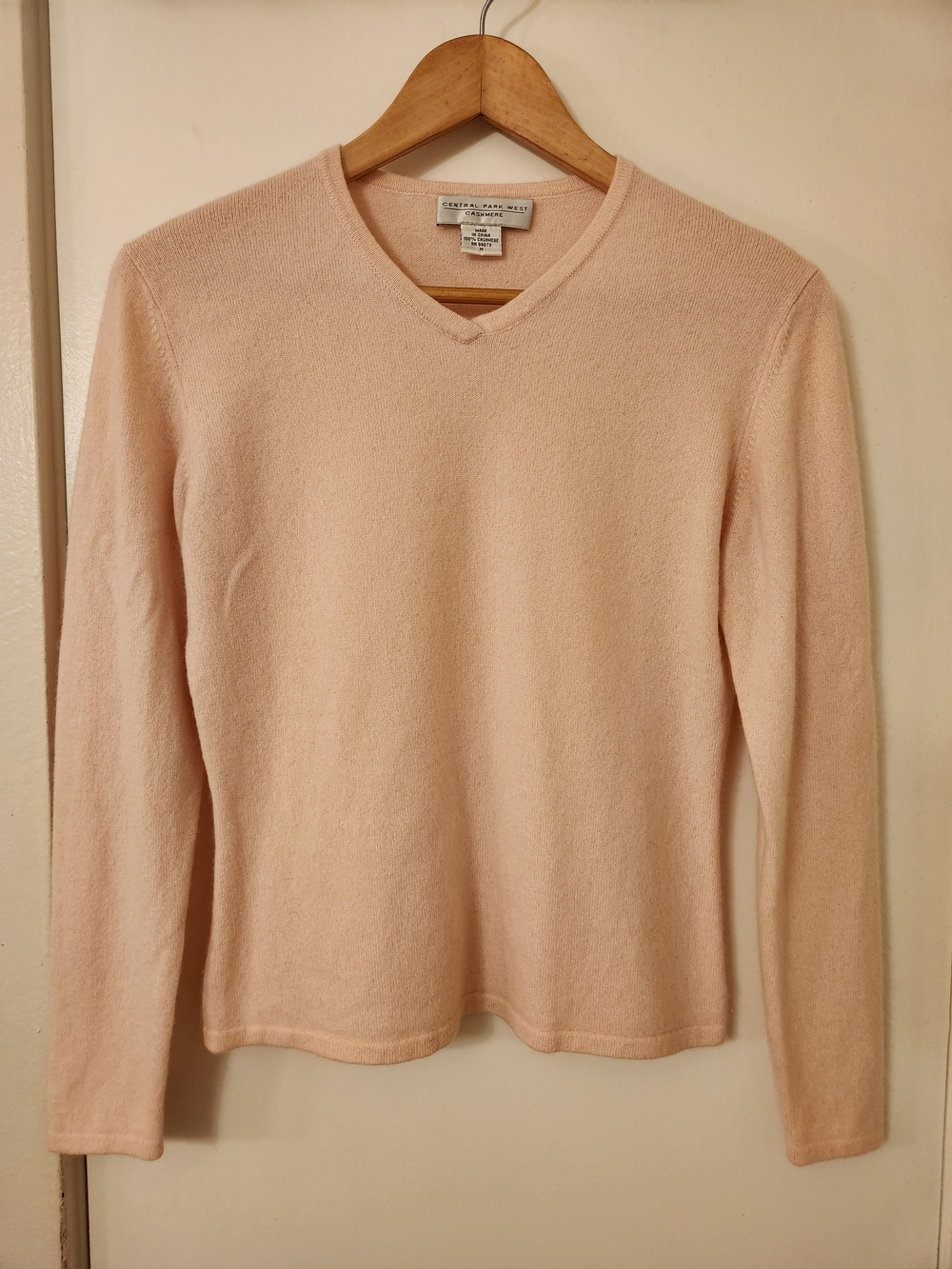 Central Park West 100% Cashmere V-Neck Sweater in Soft Blush